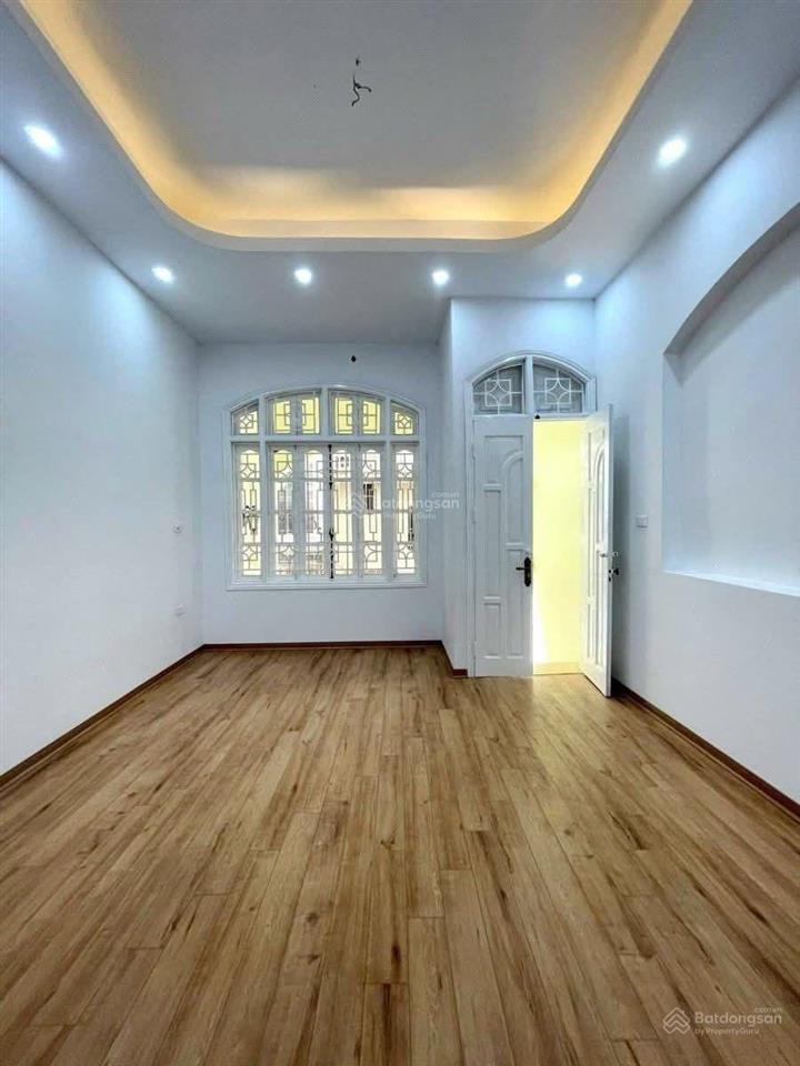 Nhà phân lô khâm thiên, ô tô tránh, vỉa hè, 54m2, 5 tầng, 21.5 tỷ