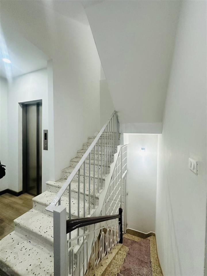 Nhà đẹp giang văn minh, ô tô vào, thang máy, 7 tầng, gần phố, 25.6 tỷ