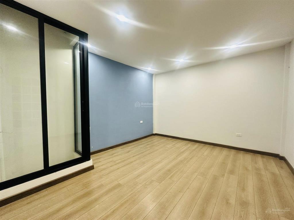 Nhà đẹp giang văn minh, ô tô vào, thang máy, 7 tầng, gần phố, 25.6 tỷ