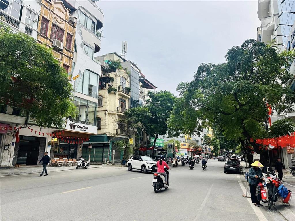 Nhà đẹp giang văn minh, ô tô vào, thang máy, 7 tầng, gần phố, 25.6 tỷ