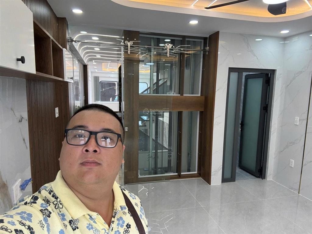 Bán nhà chiến lược thông tỉnh lộ 10  ô tô ngủ nhà  4 x 17m 5 tầng  thang máy  8.299 tỷ 6pn 6wc