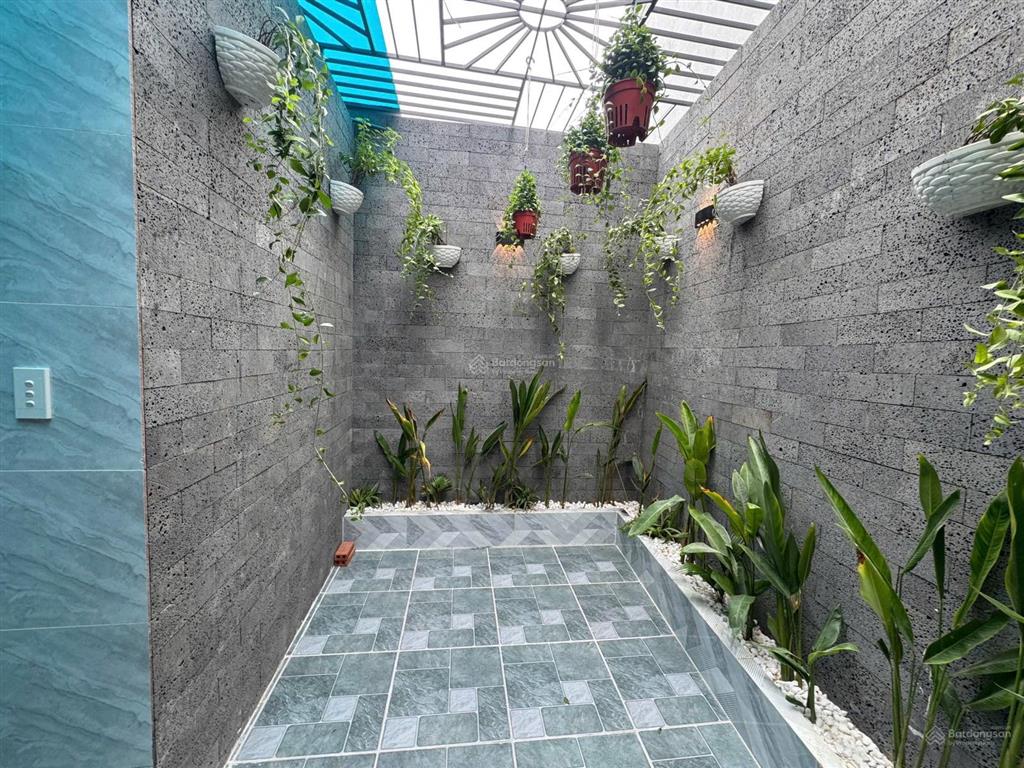 Bán nhà chiến lược thông tỉnh lộ 10  ô tô ngủ nhà  4 x 17m 5 tầng  thang máy  8.299 tỷ 6pn 6wc