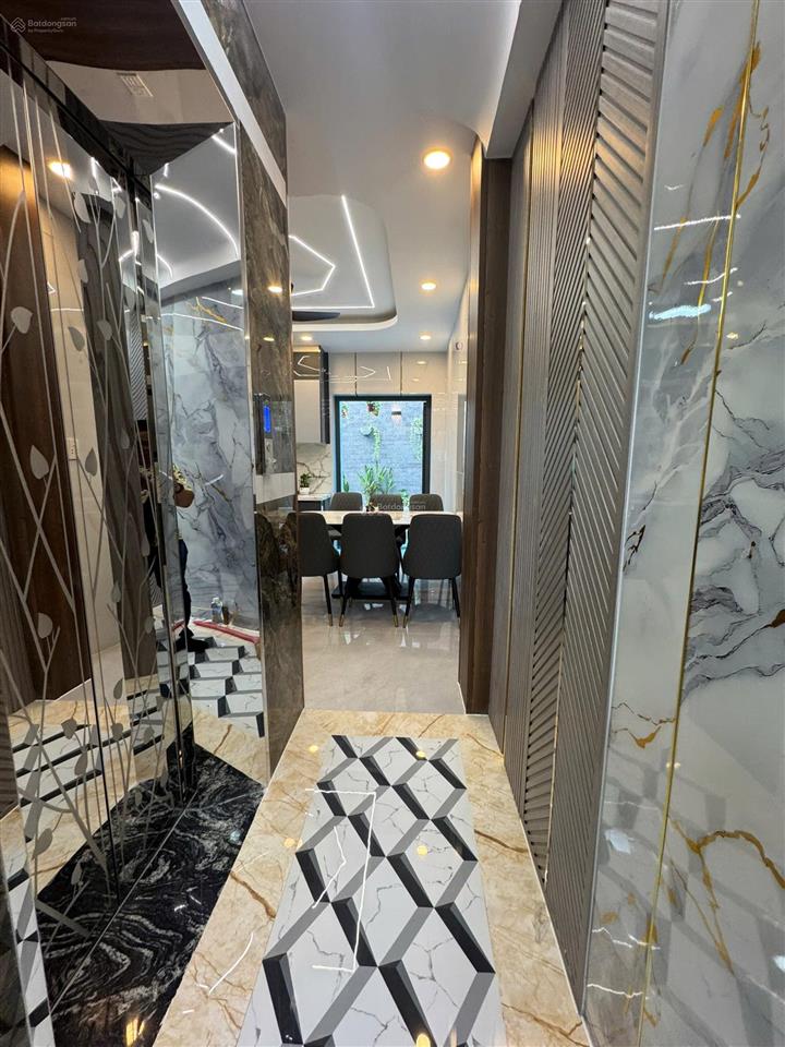 Bán nhà chiến lược thông tỉnh lộ 10  ô tô ngủ nhà  4 x 17m 5 tầng  thang máy  8.299 tỷ 6pn 6wc