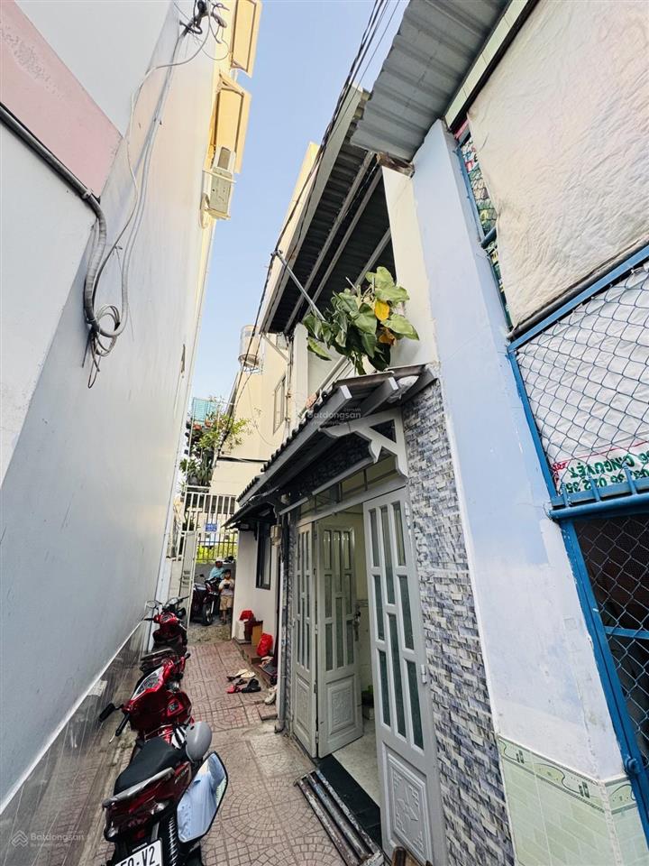 Trung tâm quận tân phú  phường tân sơn nhì  nhà 2 tầng  giá chỉ 3,8 tỷ