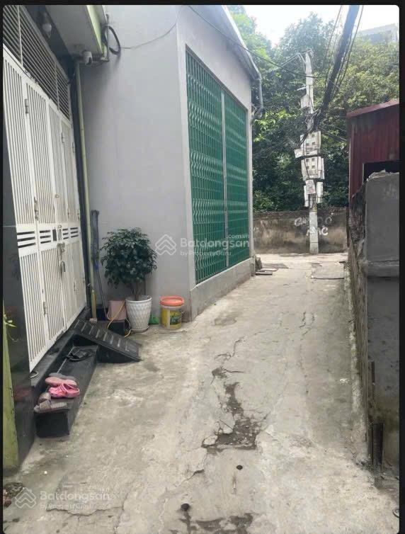 Bán đất tặng nhà c4 vs 2 pn ngay gần chợ tứ hiêp, iec. chỉ loanh quanh 5