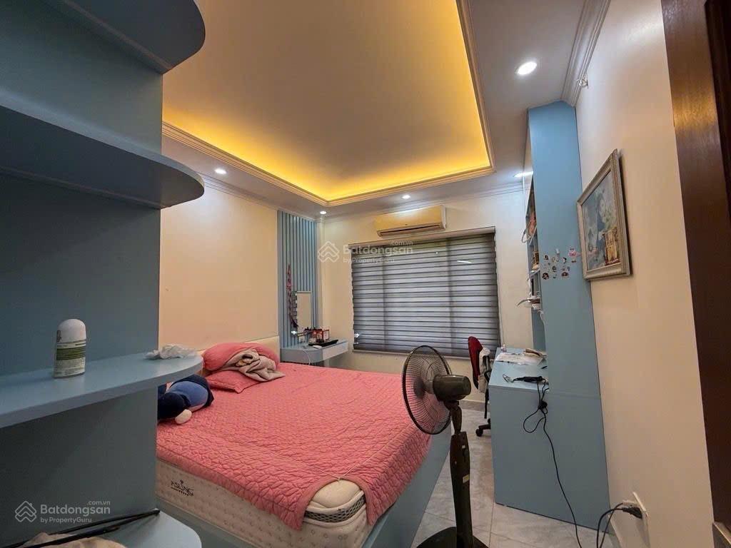 Bán nhà 5 tầng trung tâm tứ hiệp, ô tô đỗ ngày đêm, kinh doanh.