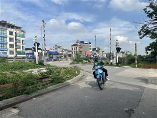 Nhà đep 5 tầng phân lô bàn cờ khu viện qh thanh trì. oto đỗ. gần qlo 1a