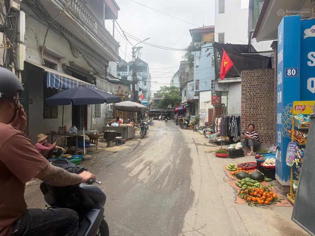 Bán đất mặt chợ ninh sở, kinh doanh sầm uất. chỉ 9.x ty