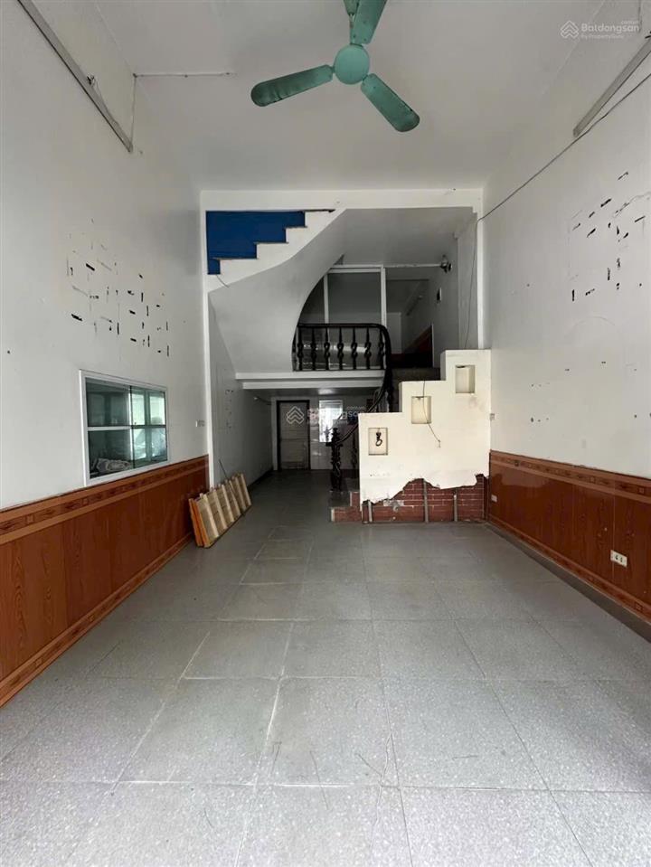 Cho thuê nhà nguyên căn mặt chợ văn điển. 4 tầng giá thương lượng