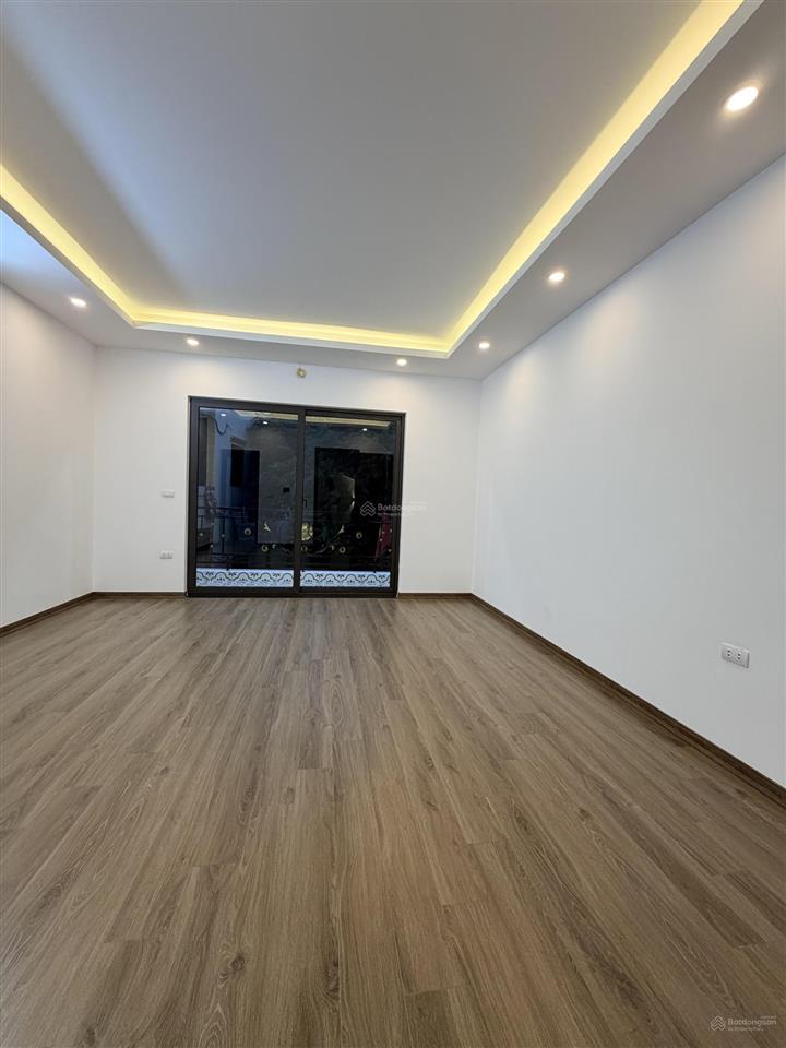 Bán nhà ngõ chợ tự khoát, ngũ hiệp 5 tầng. chỉ 6 tỷ hơn