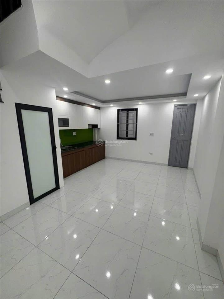 Bán nhà ngõ chợ tự khoát, ngũ hiệp 5 tầng. chỉ 6 tỷ hơn