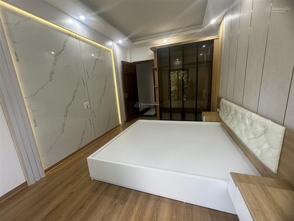 Nhà đẹp 5 tầng phân lô khu viện qh rừng ngọc hồi. thông bàn cờ