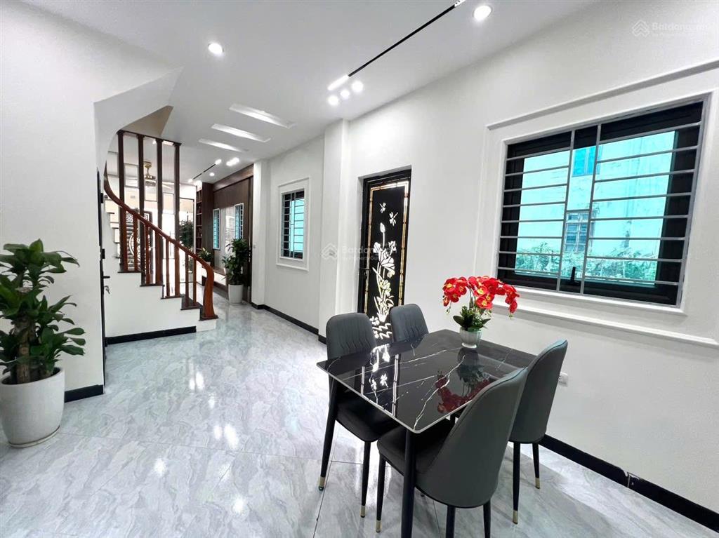 Nhà đẹp 5 tầng lô góc 56m2 quán gánh gần ql 1a