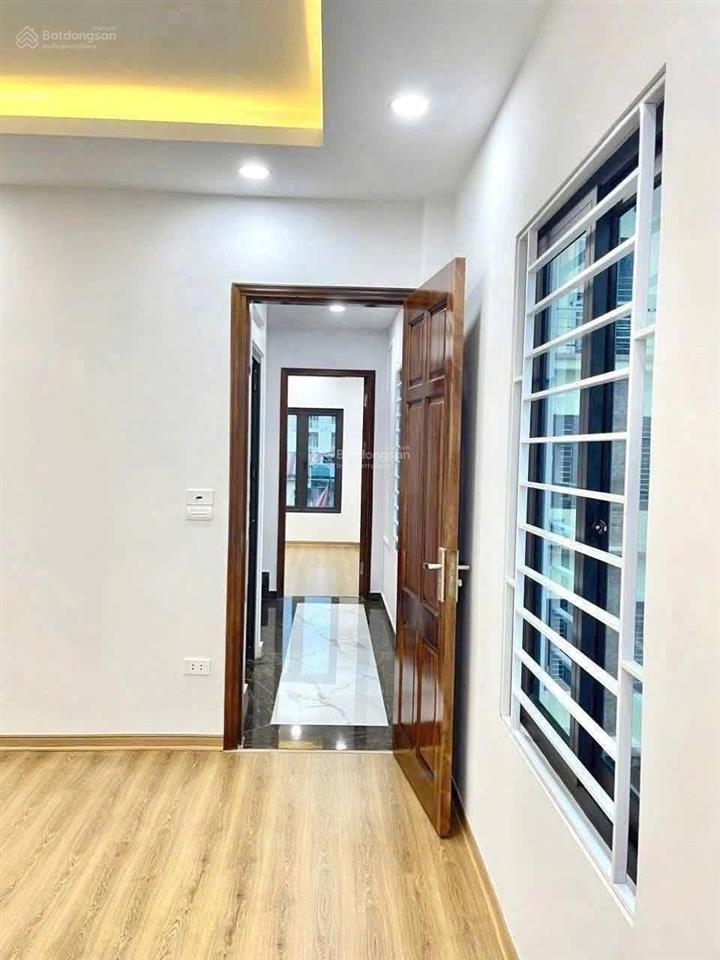 Bán nhà 5 tầng ngọc hồi ô tô 24 chỗ đỗ, đường thông. view đẹp thoáng