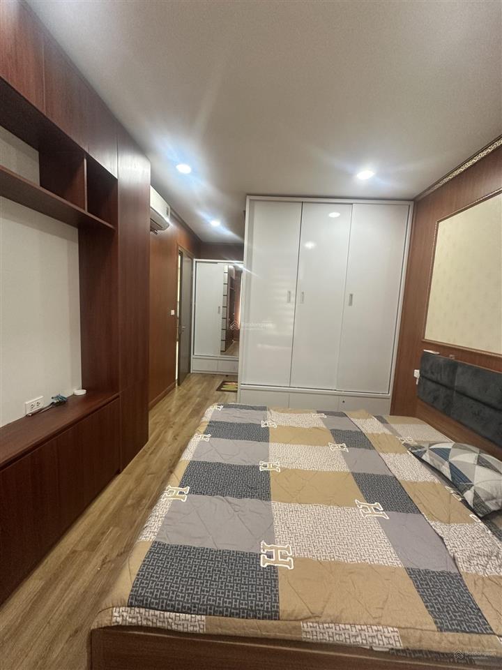 Bán căn hộ chung cư cao cấp rose town ngay sát bến xe nước ngầm. 3 pn