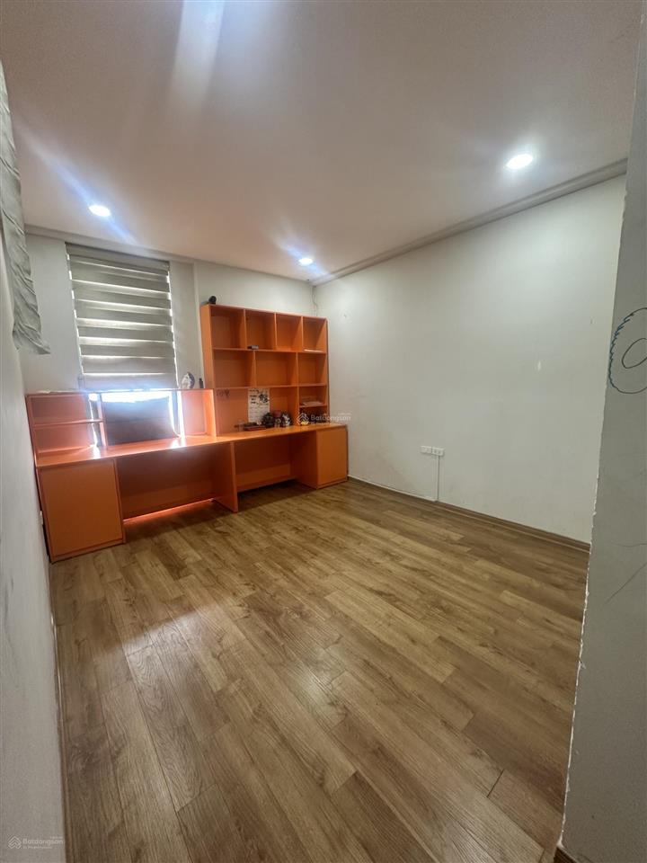 Bán căn hộ chung cư cao cấp rose town ngay sát bến xe nước ngầm. 3 pn
