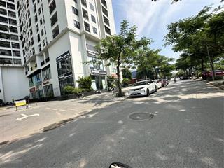 Cho thuê mặt bằng kinh doanh 200m lô góc trung tâm thanh trì. vỉa hè rộng