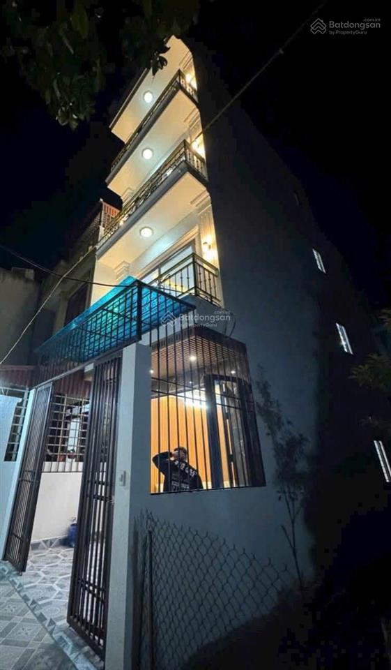Bán cắt lỗ thu vốn. nhà mới 4 tầng đông mỹ. chỉ hơn 4 tỷ