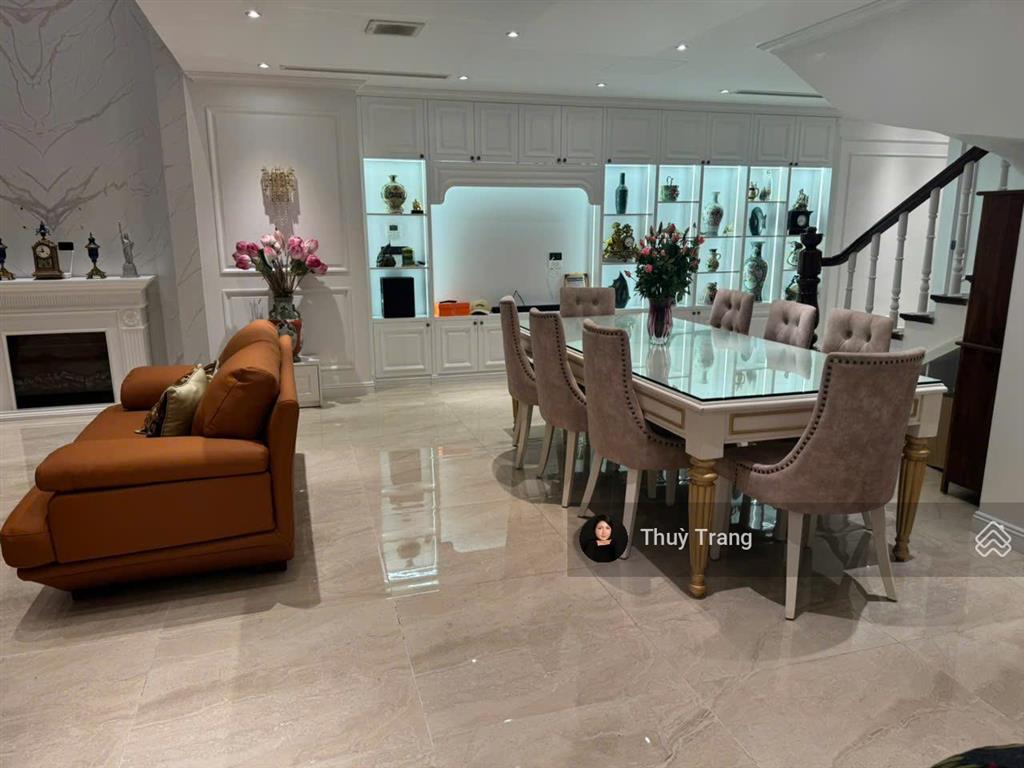 Bán cc 4n4vs, 225.2m2 tại az lâm viên complex, full đồ cao cấp. 0868 678 ***