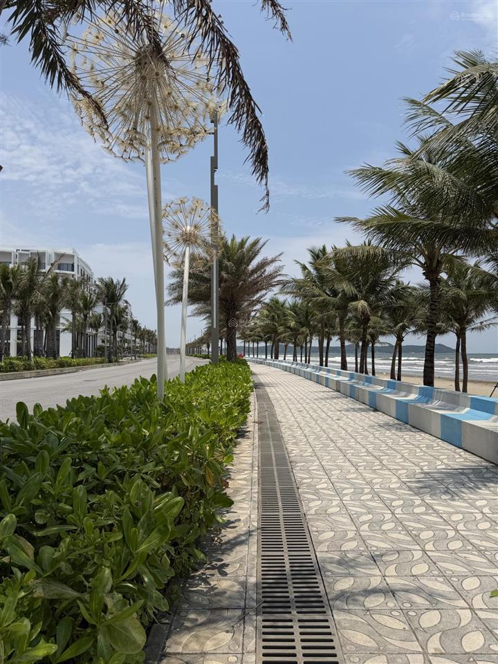 Duy nhất, bán villa đơn lập 252m2 mặt tiền 14m căn cực đẹp giáp biển.