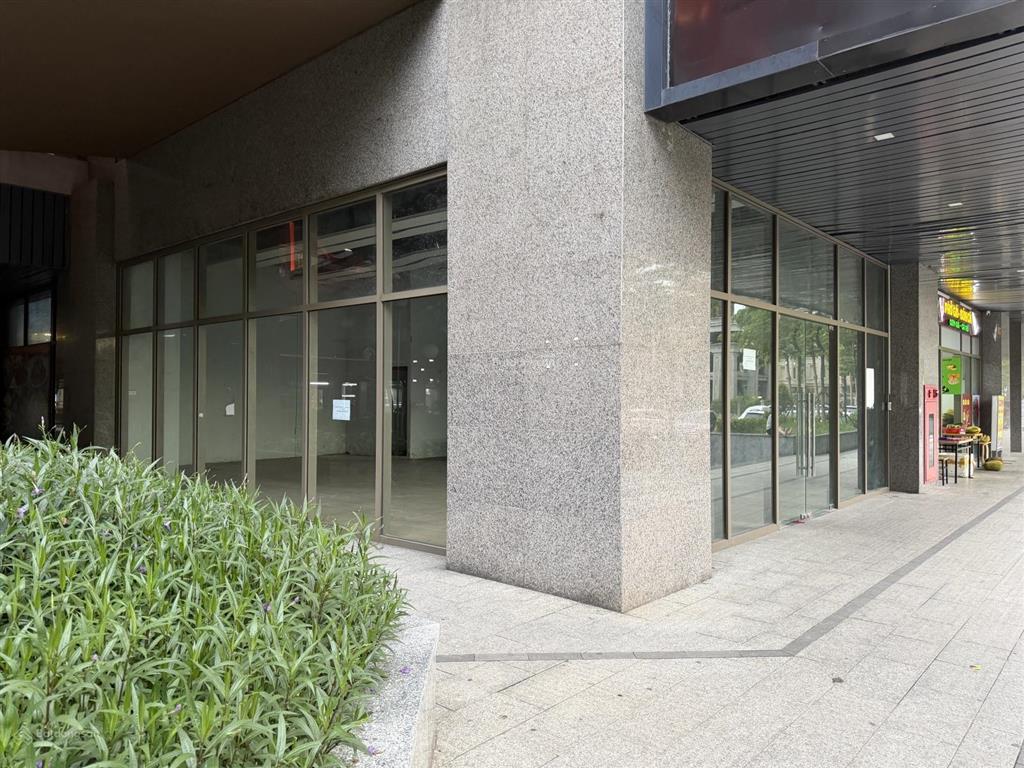 Bán gấp shophouse chân đế chung cư terra an hưng ô góc 98m2