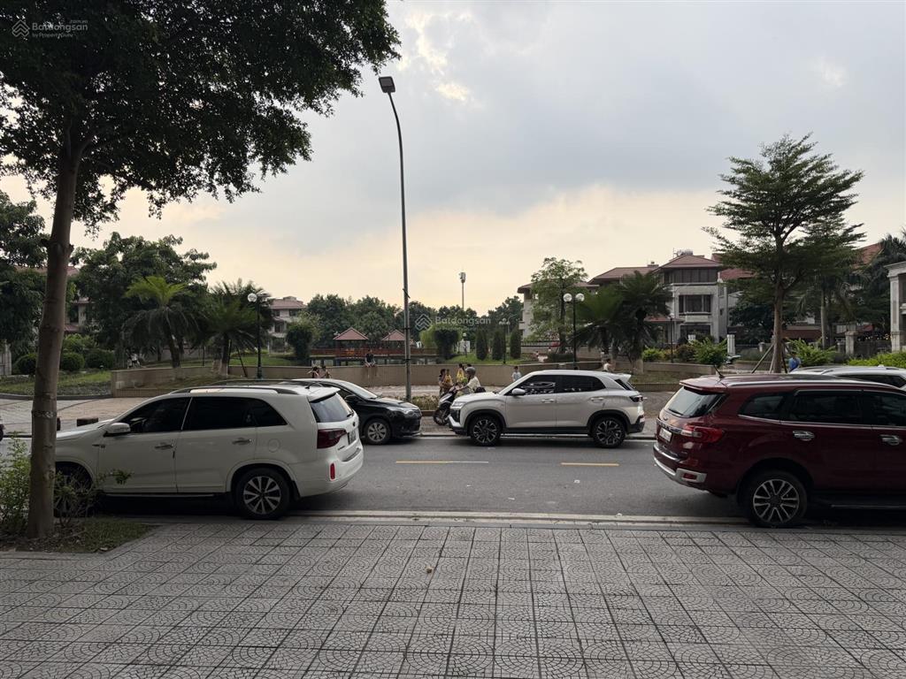 Bán gấp shophouse chân đế chung cư terra an hưng ô góc 98m2