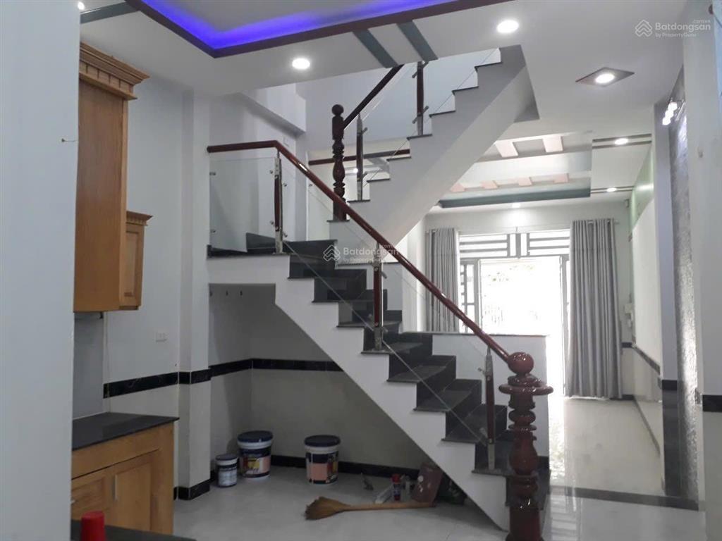 Bán nhà góc 2mt, nhà như hình, giá 7,2 tỷ, bà điểm, hóc môn