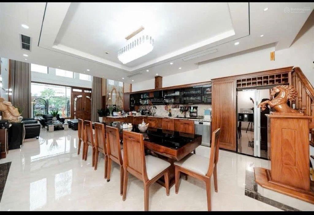 Hiếm nhà đẹp nội thất xịn ở ngay  nguyễn cảnh dị 90 m2, mt 6 m, giá 28 tỷ