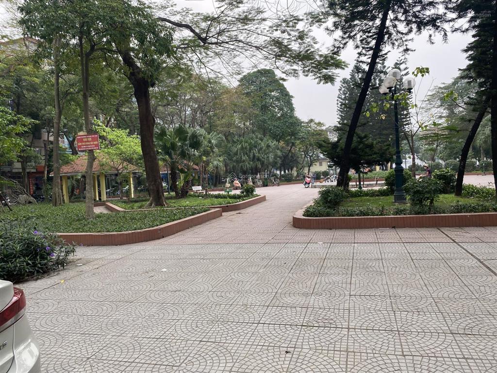 Mặt phố  hồ kinh doanh vỉa hè rộng giá đầu tư  đền lừ 140 m , giá 56 tỷ