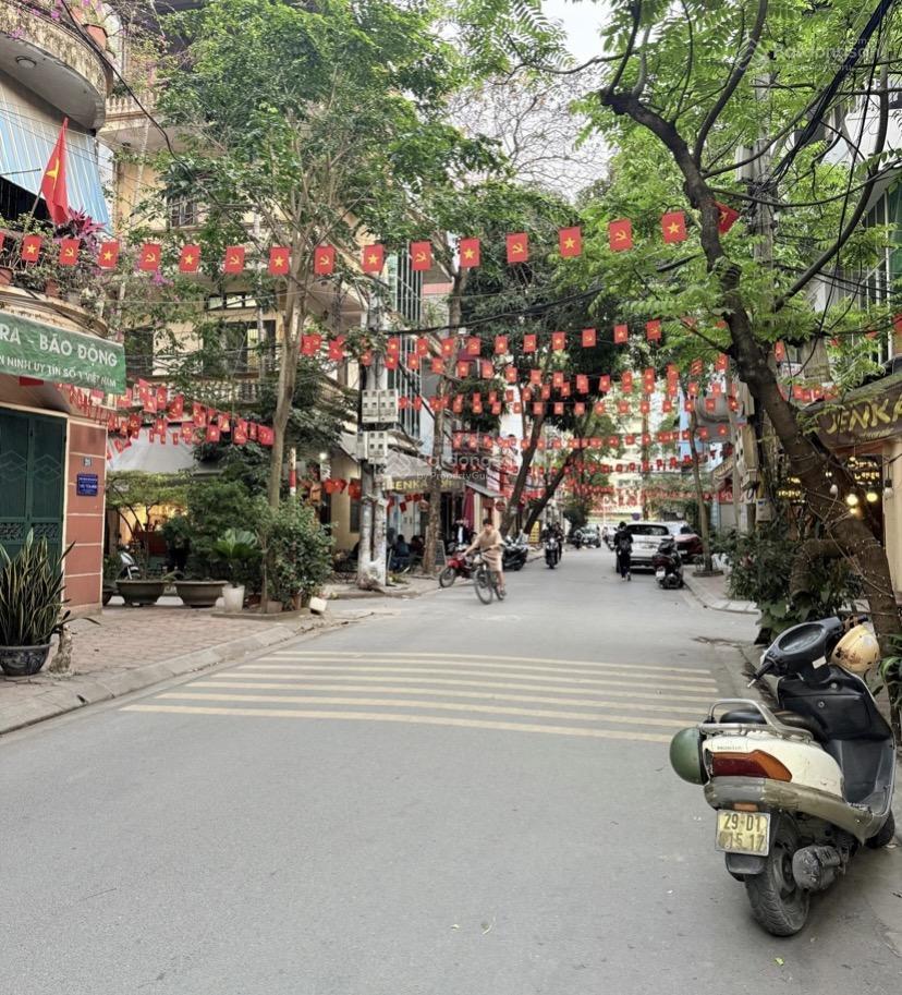 Siêu hiếm phân lô kinh doanh  cà phê công ty văn phòng, kinh doanh  đền lừ 2 giá 18 tỷ