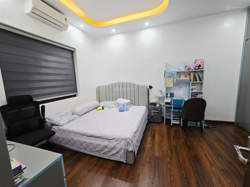 Cực hiếm nhà đẹp thang máy tân mai 56 m, 5 tầng giá 13 tỷ
