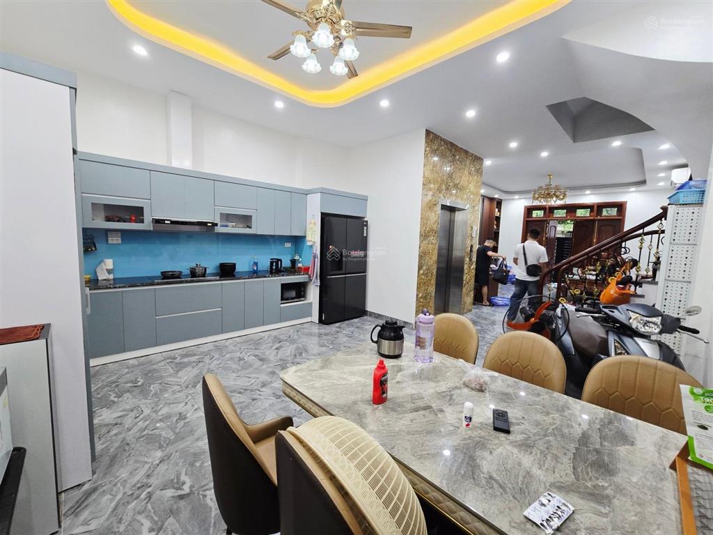 Cực hiếm nhà đẹp thang máy tân mai 56 m, 5 tầng giá 13 tỷ