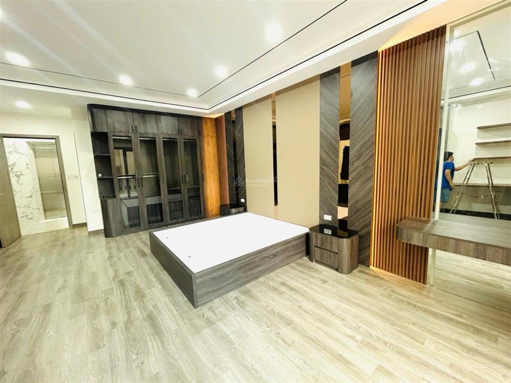 Siêu hiếm nhà đẹp thang máy sát phố  kim đồng 50m2, 5 tầng giá 13 tỷ