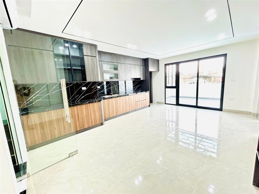 Siêu hiếm nhà đẹp thang máy sát phố  kim đồng 50m2, 5 tầng giá 13 tỷ
