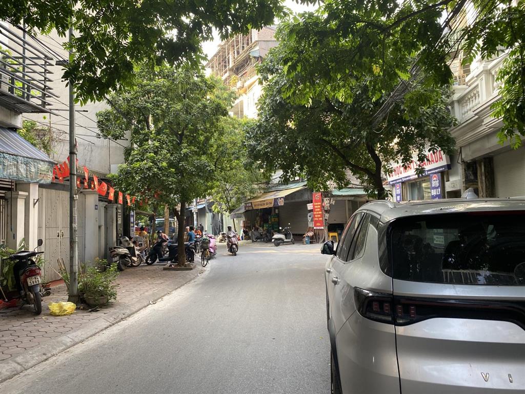 Siêu đẹp văn phòng nhà dòng tiền, ở nhà dân xây chắc chắn  minh khai 70m2, mt 8 m, giá 25 tỷ