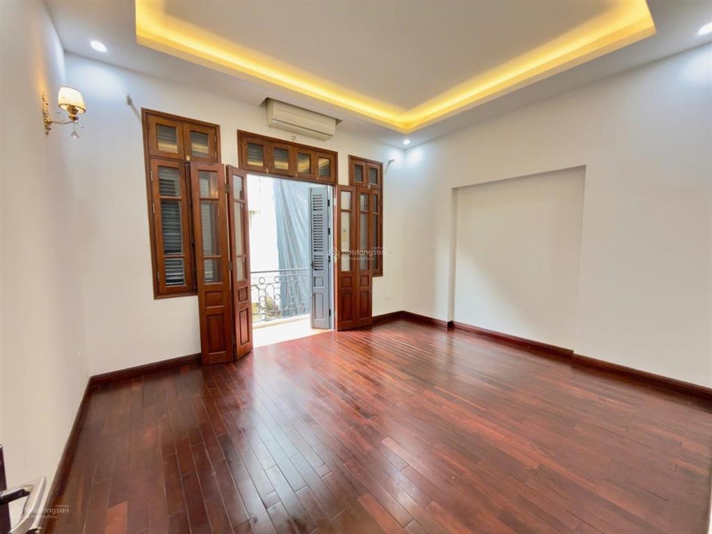 Chủ cần bán ô tô tránh, kinh doanh  đền lừ 45 m2, 5 tầng giá 14 tỷ