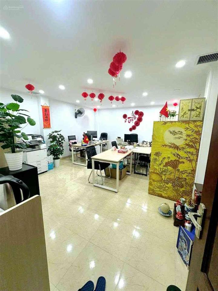 Hiếm mặt phố kinh doanh sầm uất  thang máy thông sàn  tân mai 42 m2, 5 tầng giá 19 tỷ