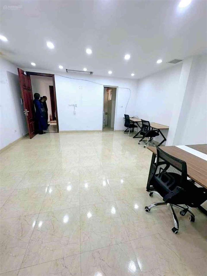 Hiếm mặt phố kinh doanh sầm uất  thang máy thông sàn  tân mai 42 m2, 5 tầng giá 19 tỷ