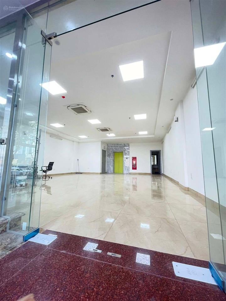 Bán gấp tòa nhà 8 tầng thông sàn  trần xuân soạn 196 m², giá 160 tỷ