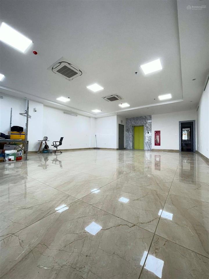 Bán gấp tòa nhà 8 tầng thông sàn  trần xuân soạn 196 m², giá 160 tỷ