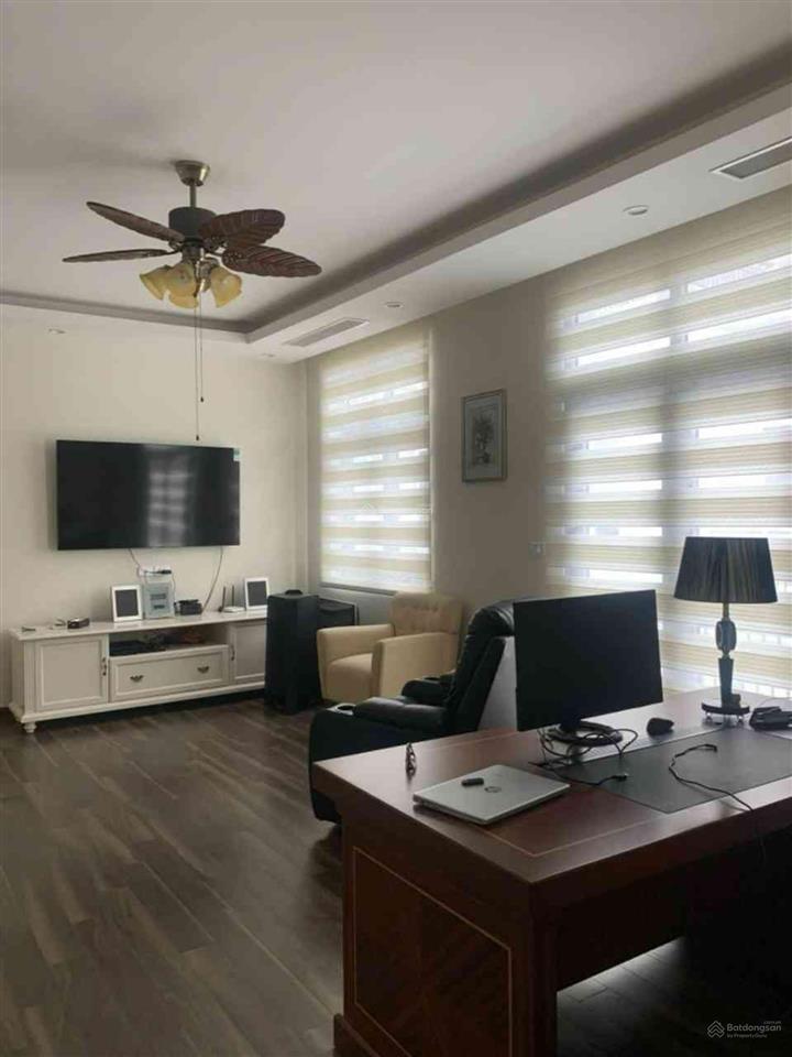 Bán nhà riêng tại tân mai, 65 tỷ, 190m2, 8pn, 5wc, mặt tiền 13m, 4 tầng, hot!