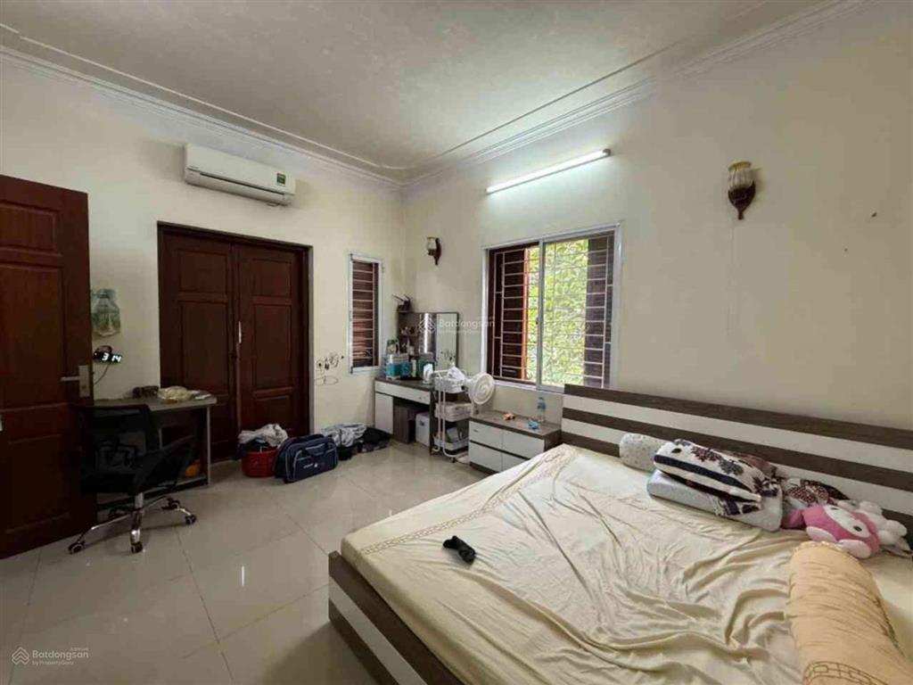 Chủ cần bán phân lô bàn cờ ngõ 281 tam trinh 98 m, mặt tiền 7 m, giá 23 tỷ