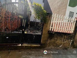 Hiếm lô đất giá rẻ ngay trung tâm q2 diện tích 60.9m2, ngang 5.1 dài 12m, xây xựng tự do, thổ cư.