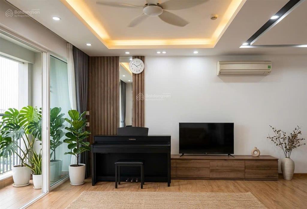 Chính chủ tôi cần bán gấp căn hộ seasons avenue s1 trục 03 tầng cao 100m2 3pn