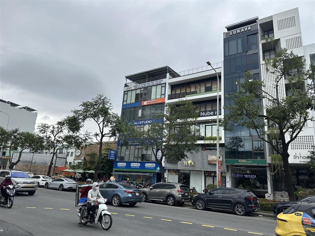 Toà văn phòng 7 tầng mặt tiền trần hưng đạo. view sông hàn. đang cho thuê 170tr/tháng. giá 70 tỷ.