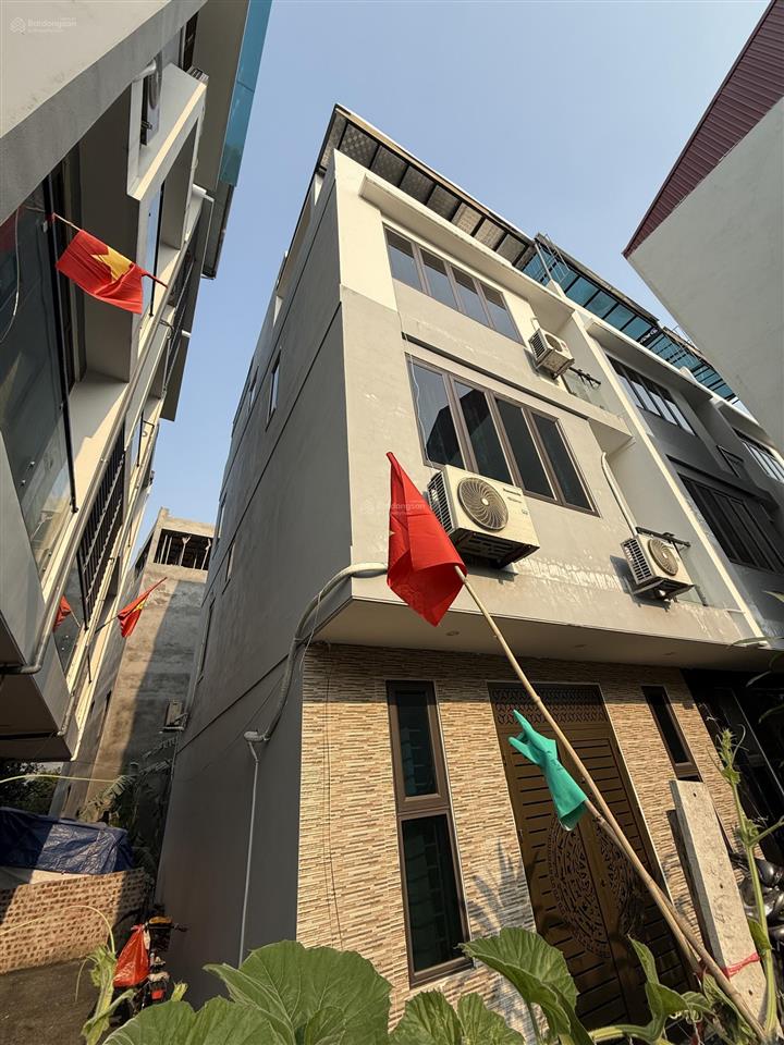 Bán gấp nhà 4 tầng lô goc mới xây tại mai lâm, đông anh. công năng 4 phòng ngủ, 1km sang long biên.