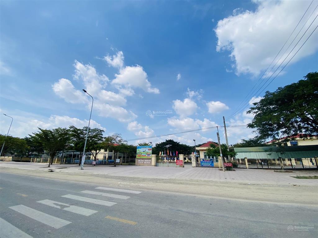 Cần bán gấp giảm thêm 10tỷ, 96000m2, view sông ngay sát trường cấp 1 và cấp 2 và kcn