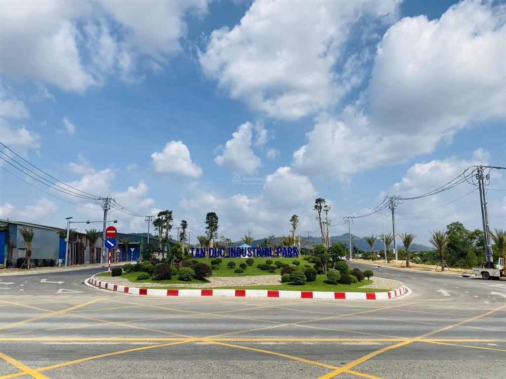 Cần bán gấp giảm thêm 10tỷ, 96000m2, view sông ngay sát trường cấp 1 và cấp 2 và kcn