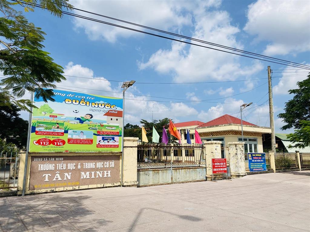 Cần bán gấp giảm thêm 10tỷ, 96000m2, view sông ngay sát trường cấp 1 và cấp 2 và kcn