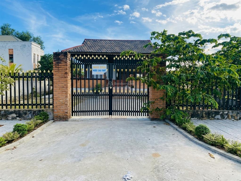 Nhà 2 mt đường nhựa 38x28m, dt 1082m2 ngay tthc hàm tân, cần bán gấp giá rẻ như bèo, chỉ hơn 3tỷ